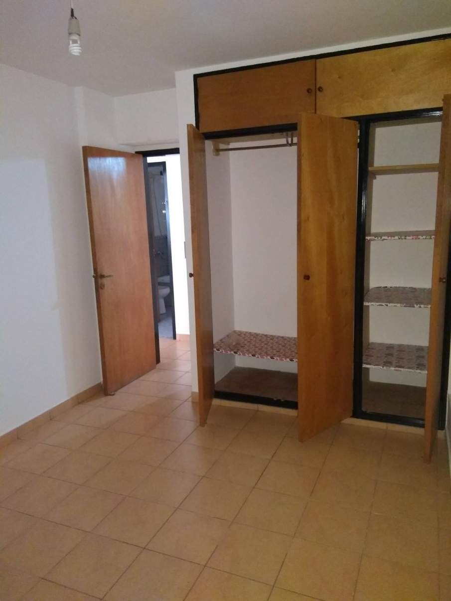 Alquilo departamento de un dormitorio amplio, en Nueva Córdoba