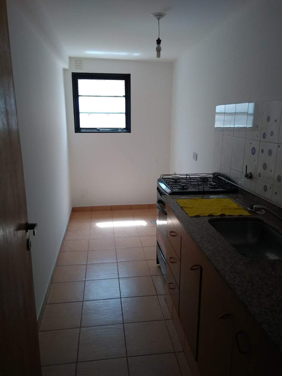 Alquilo departamento de un dormitorio amplio, en Nueva Córdoba