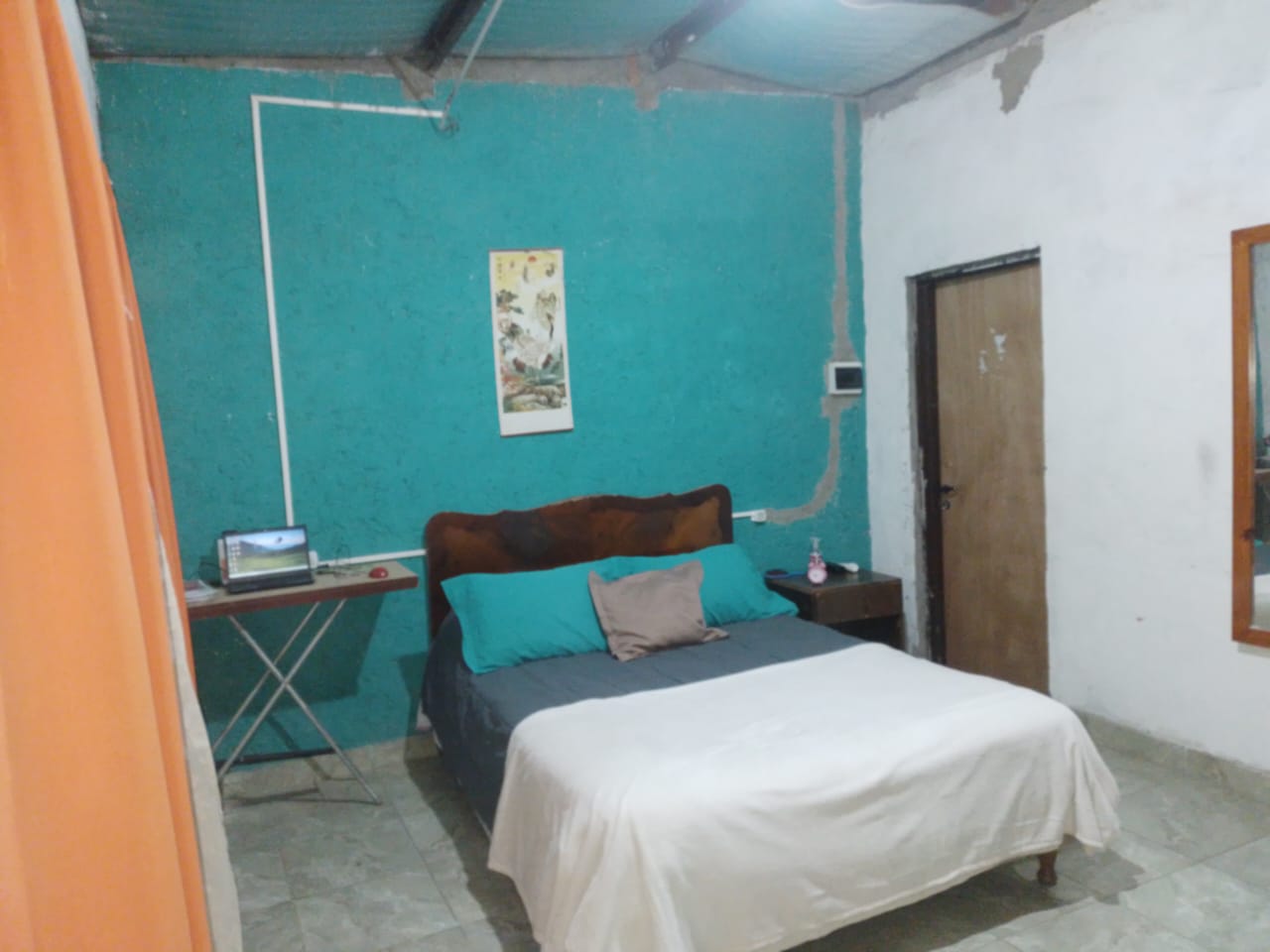 VENDO PROPIEDAD EN PERON 2078