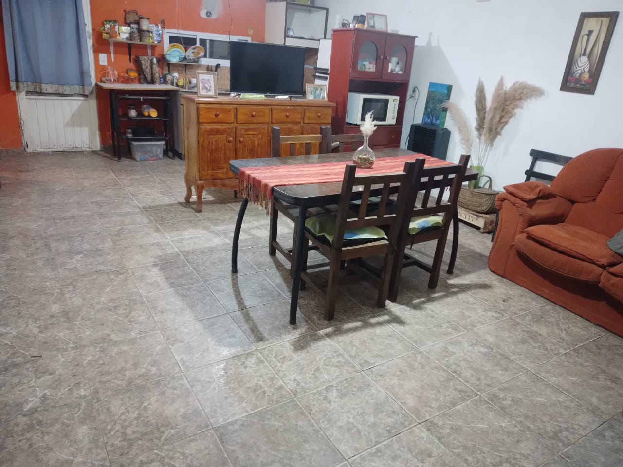 VENDO PROPIEDAD EN PERON 2078