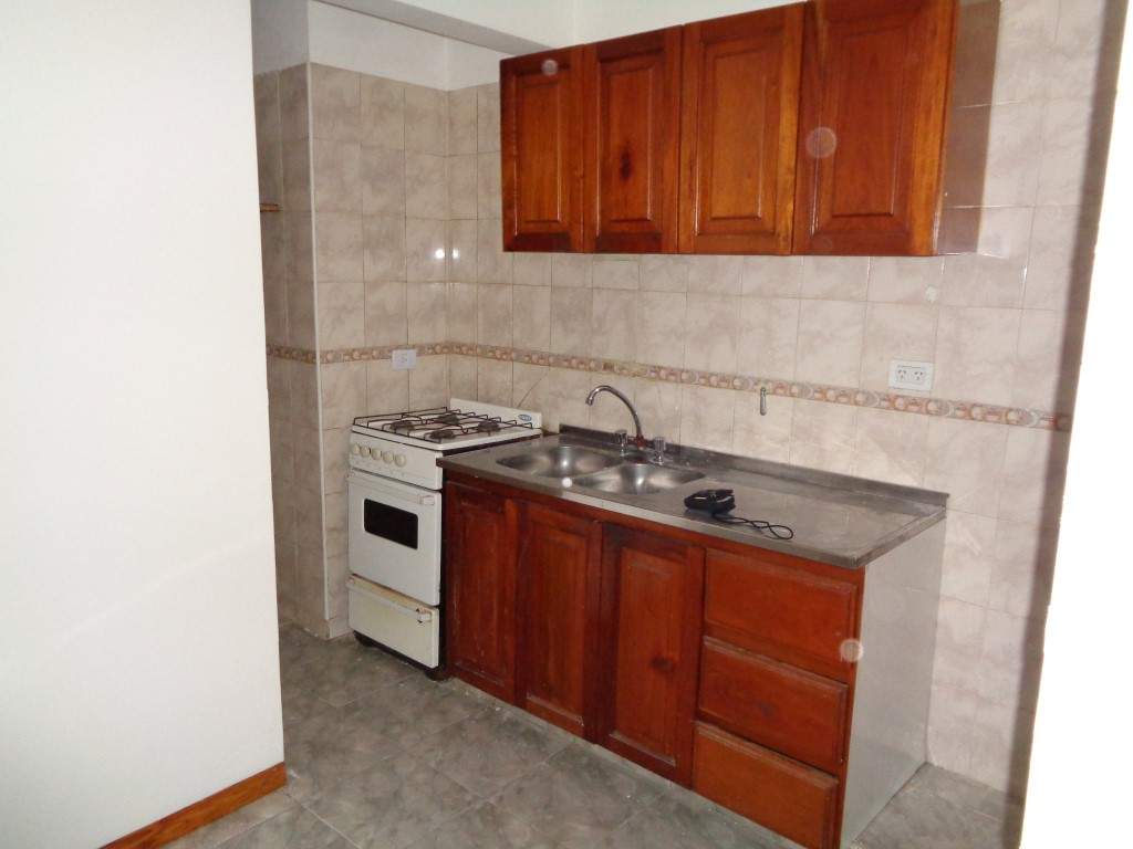 Barrio Alberdi - Departamento de 1 Dormitorio Amplio y Luminoso con Cocina Equipada, Baño con Bañera