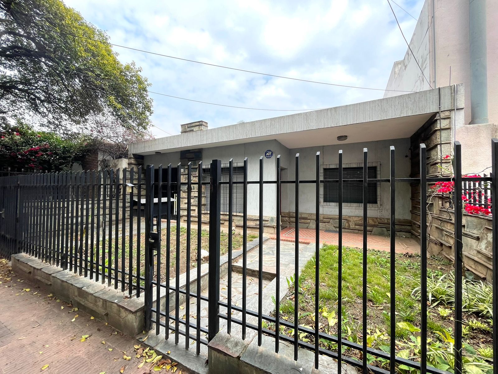 CASA EN ALQUILER BARRIO JARDIN