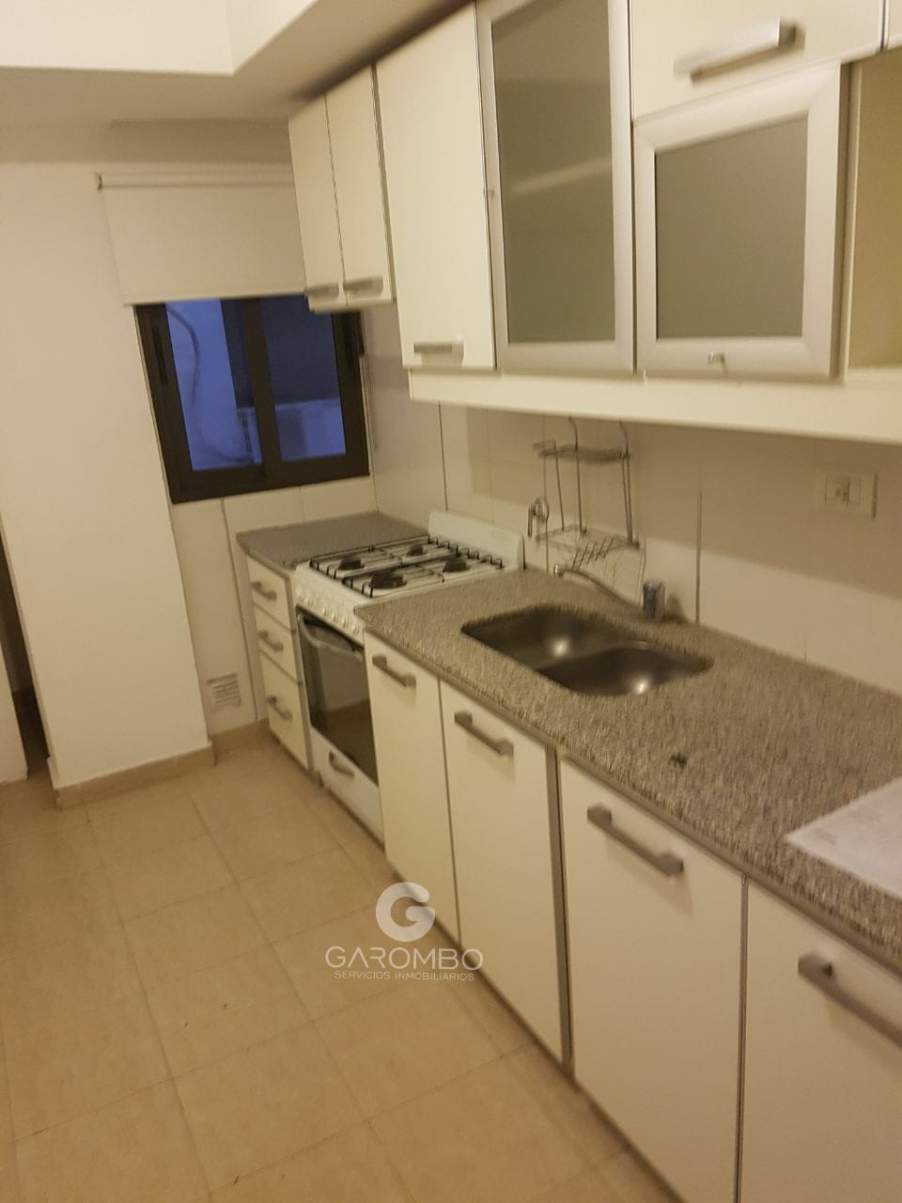 En venta departamento 2 dorm edificio Hovenia 1