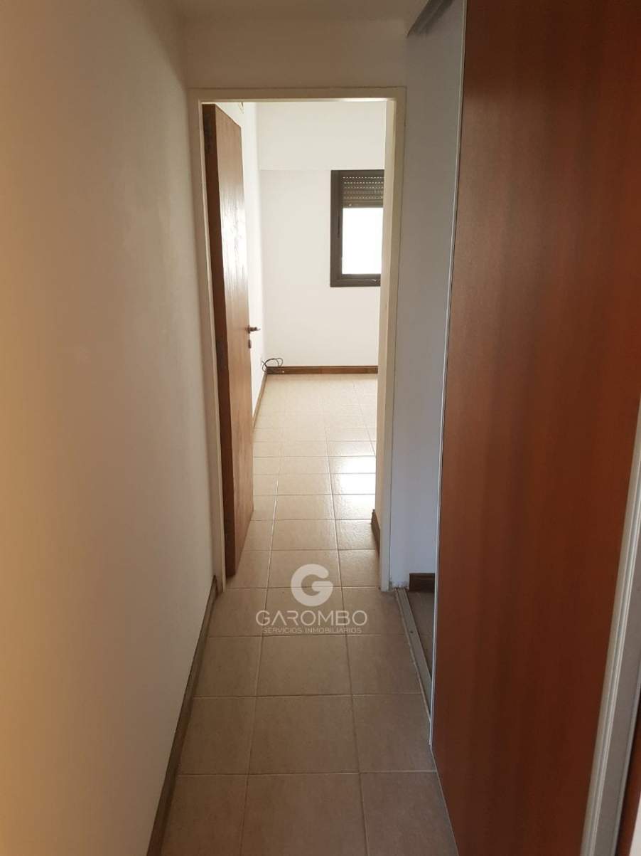 En venta departamento 2 dorm edificio Hovenia 1