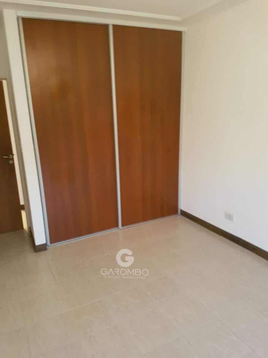 En venta departamento 2 dorm edificio Hovenia 1