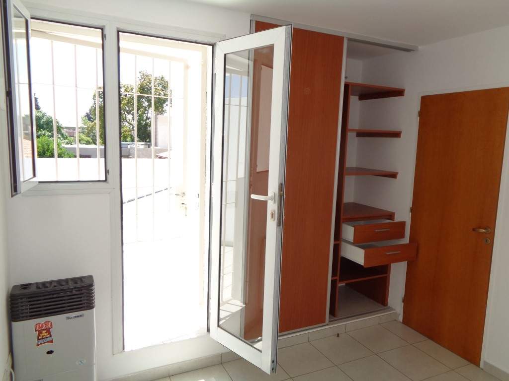 Barrio Villa Centenario - Excelente Casa de Categoría de 3 Dormitorios, 1 en Suitte con Vestidor, Co