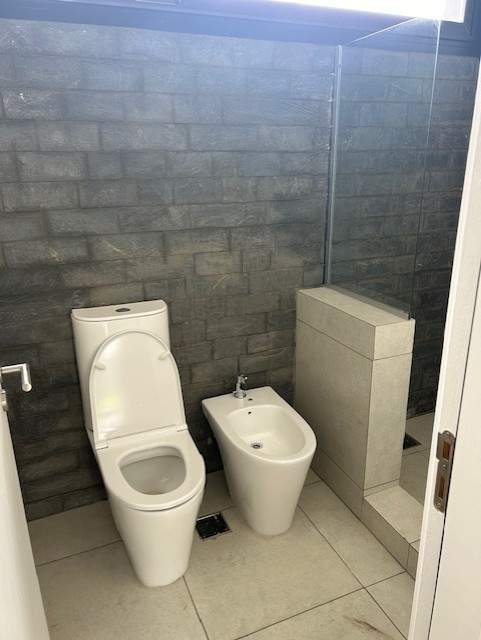 MODERNA CASA A ESTRENAR EN BARRIO LA LUISITA (ZONA SUR)