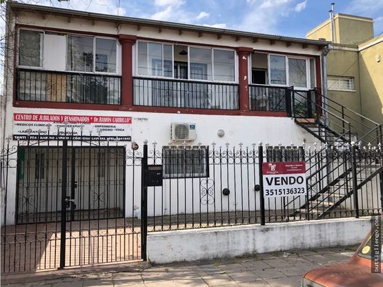 Casa en planta baja con local en planta alta en Barrio Jardin