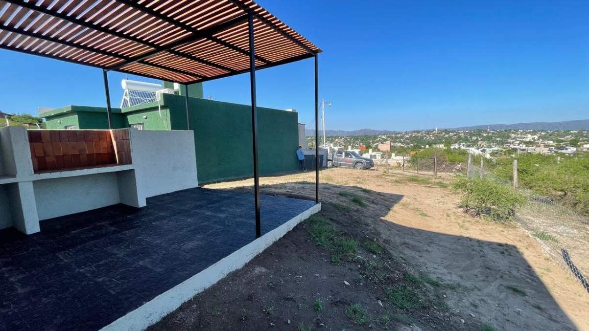 SE VENDE CASA EN PH, A 15MIN DE VILLA CARLOS PAZ