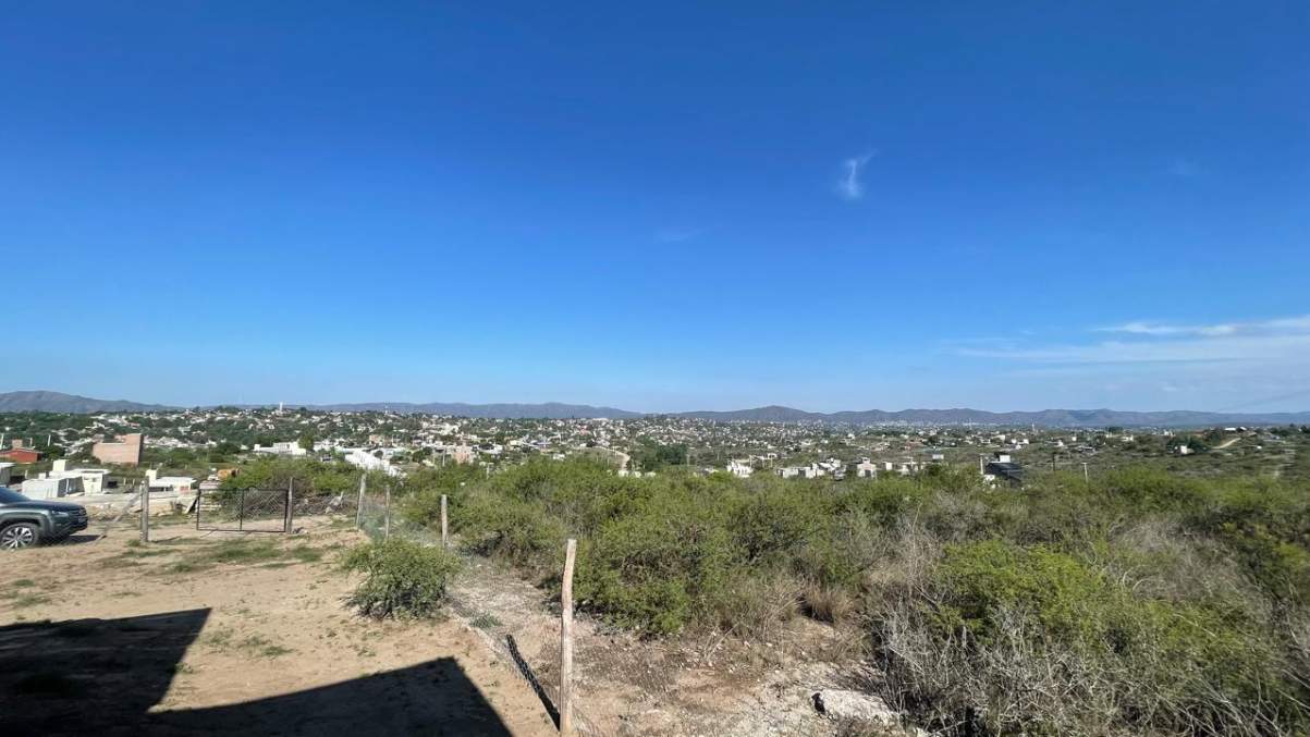 SE VENDE CASA EN PH, A 15MIN DE VILLA CARLOS PAZ