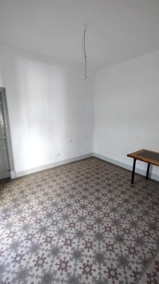 IDEAL para RENTA COMERCIAL!!  Casona de 2 Plantas con acceso independiente