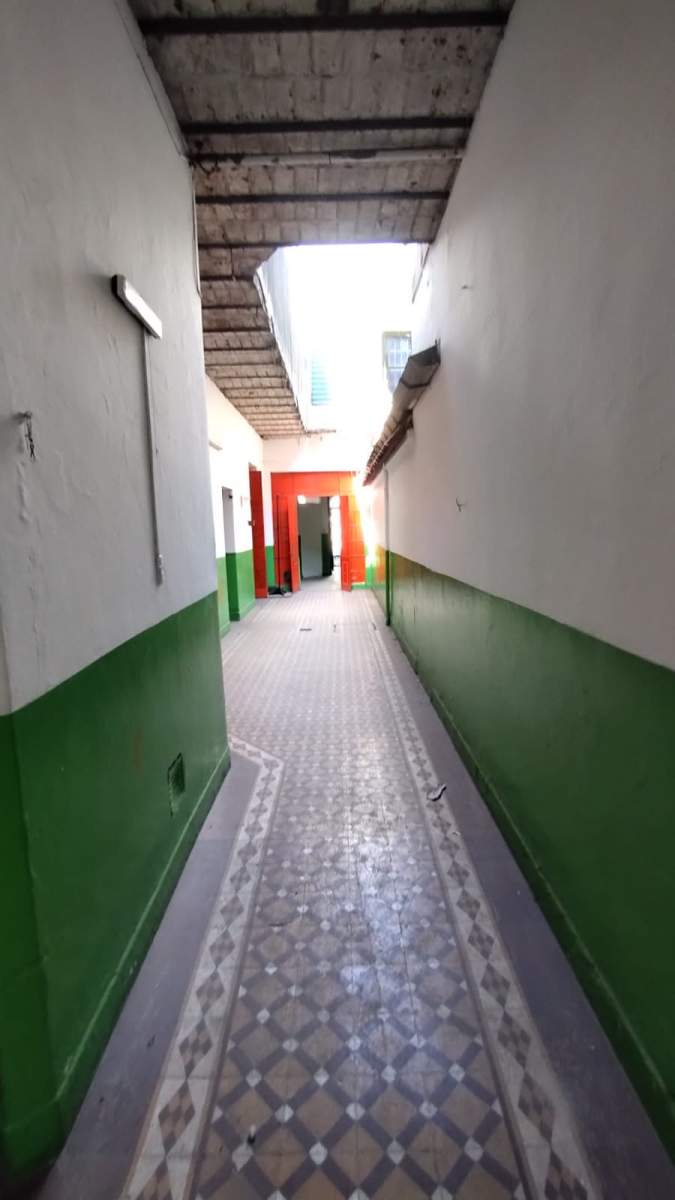 IDEAL para RENTA COMERCIAL!!  Casona de 2 Plantas con acceso independiente