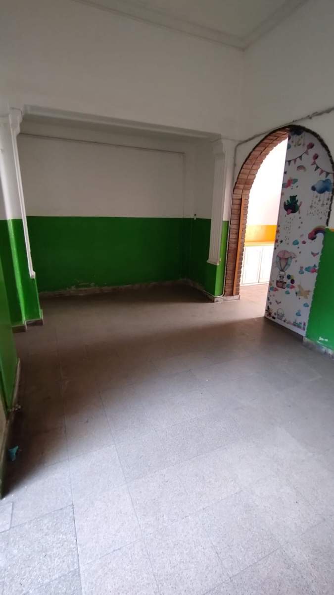 IDEAL para RENTA COMERCIAL!!  Casona de 2 Plantas con acceso independiente