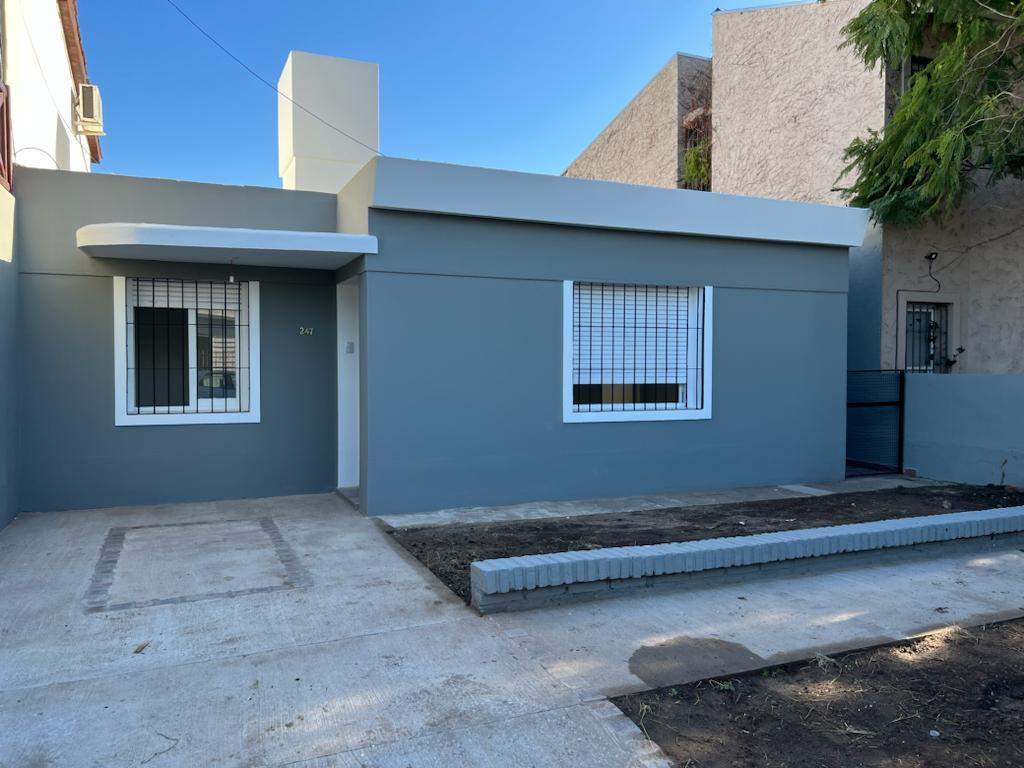 Casa en venta de 3 dormitorio en Barrio Villa Centenario con Renta