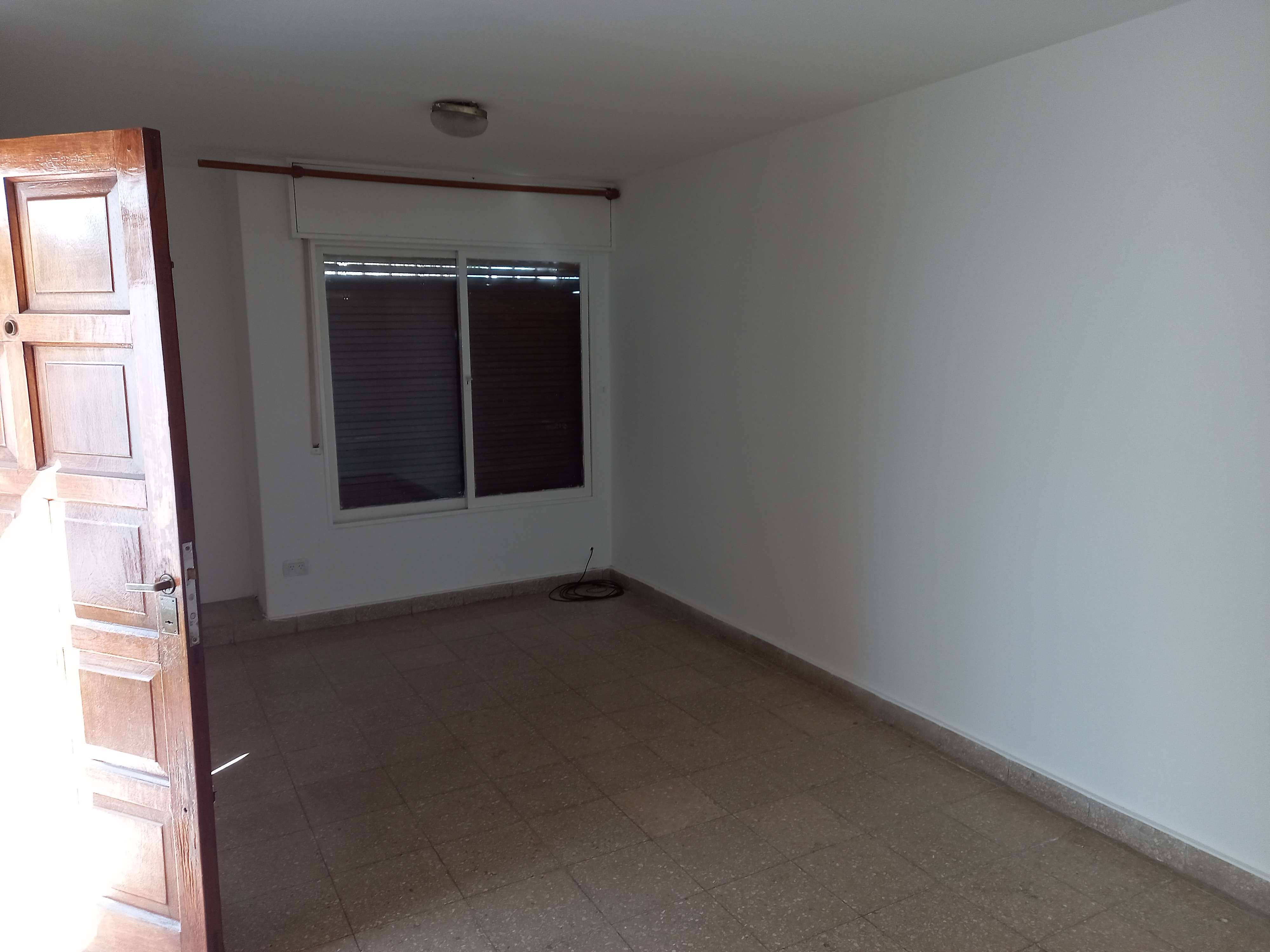 CASA EN VENTA BARRIO POETA LUGONES