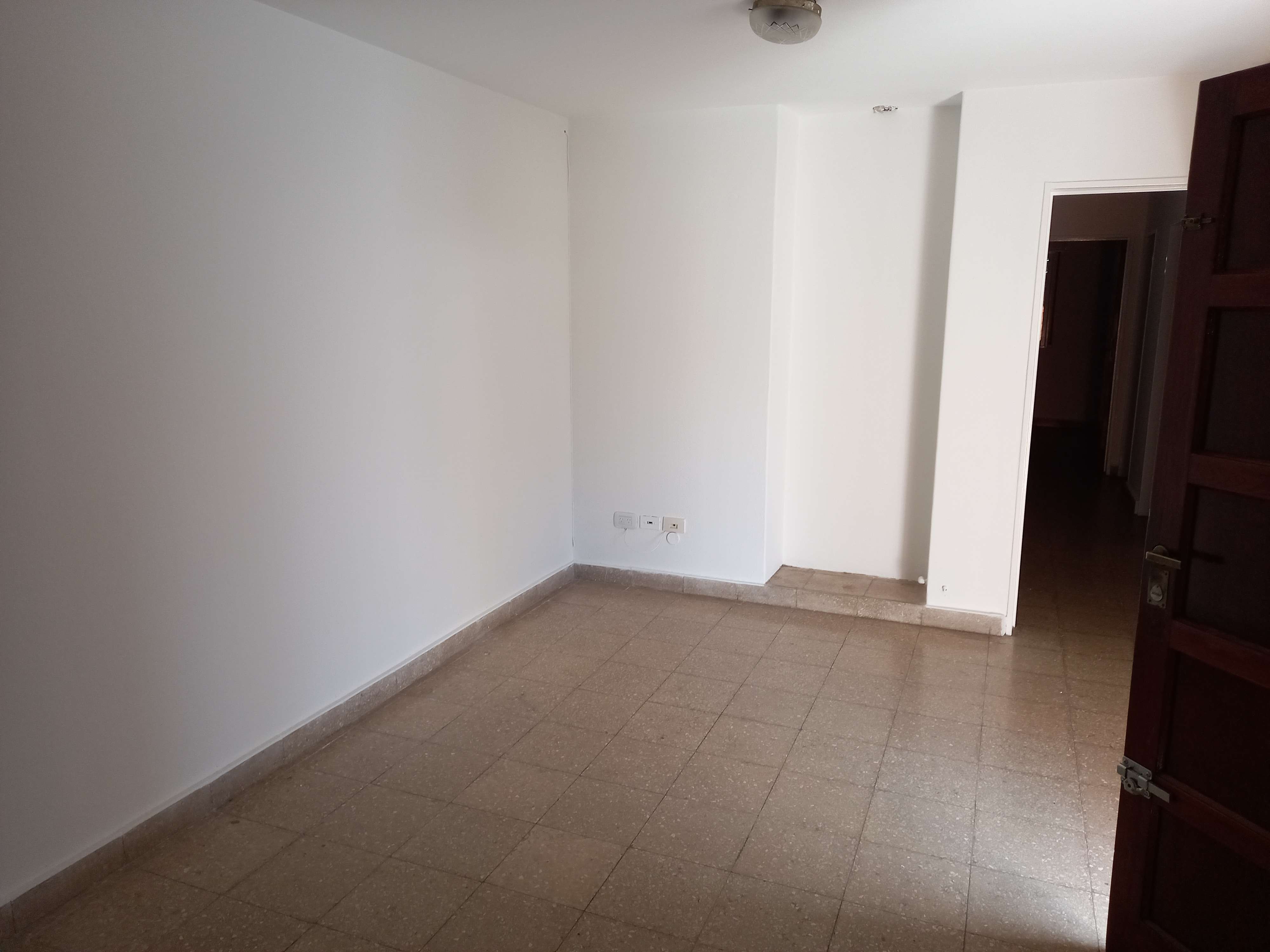 CASA EN VENTA BARRIO POETA LUGONES