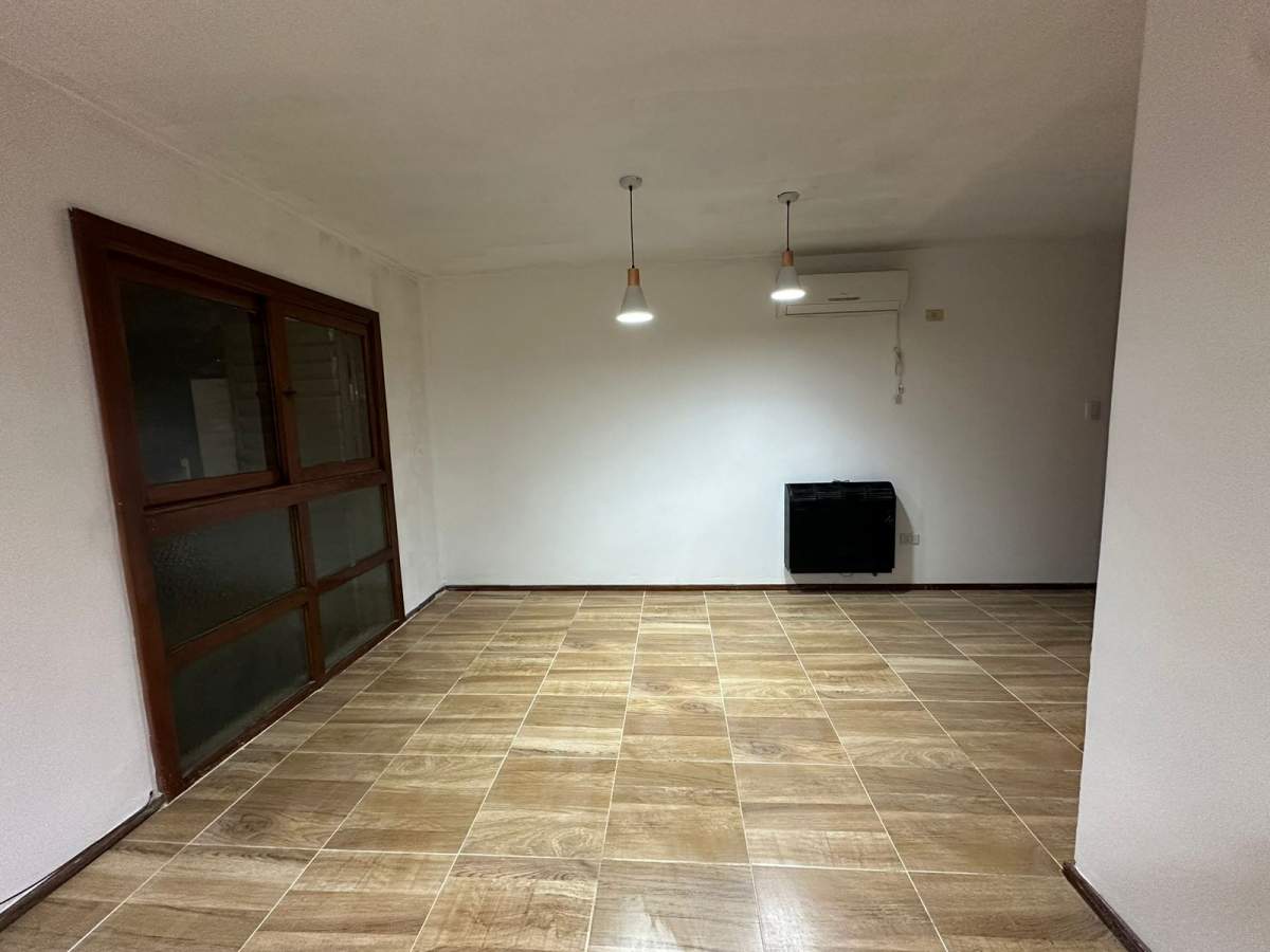 LOMAS DE SAN MARTÍN DPTO EN VENTA DE TRES DORM MAS DOS COCHERAS APTO BLANQUEO APPTO BANCOR