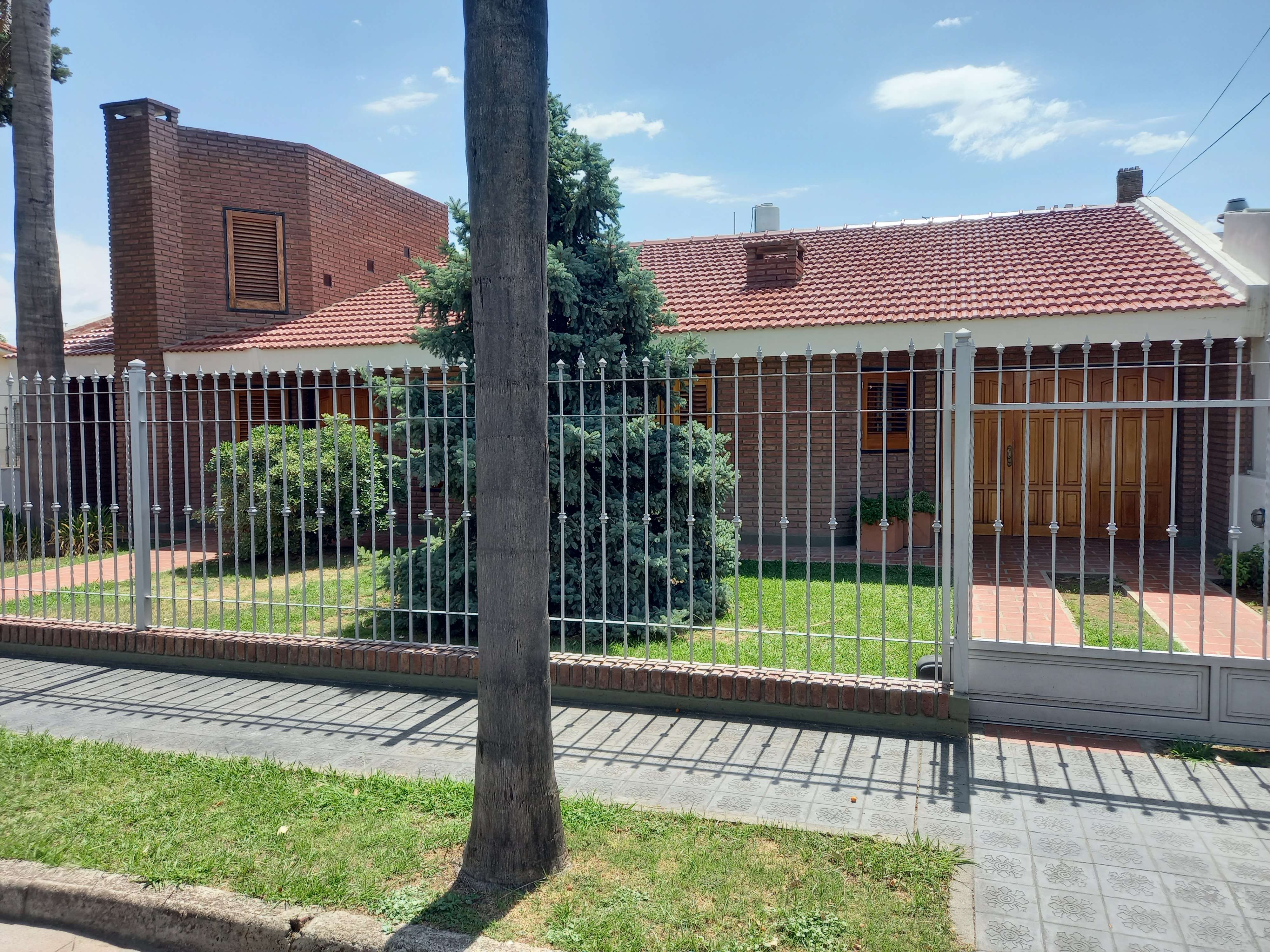 CASA EN VENTA BARRIO MARQUES DE SOBREMONTE