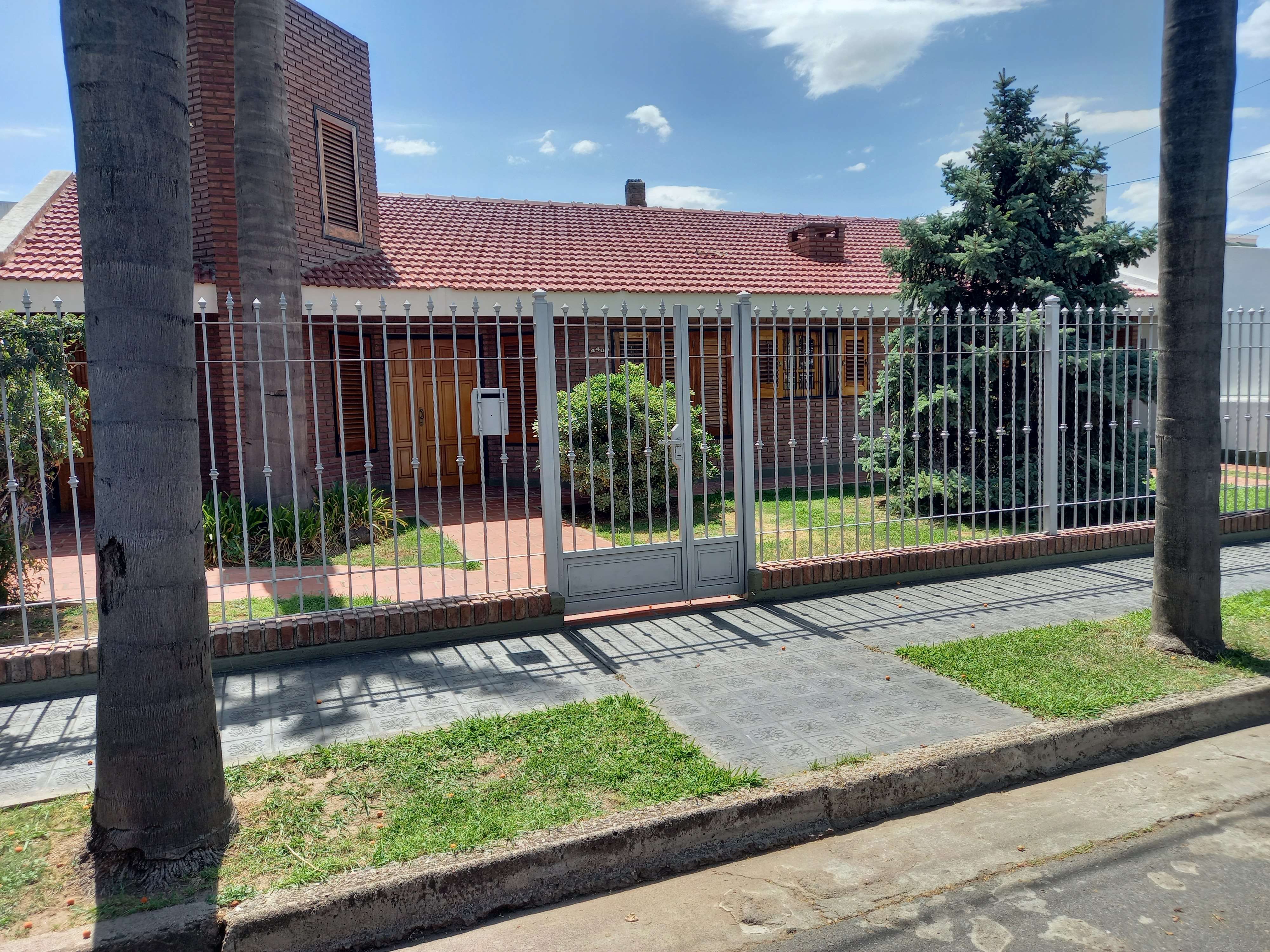 CASA EN VENTA BARRIO MARQUES DE SOBREMONTE