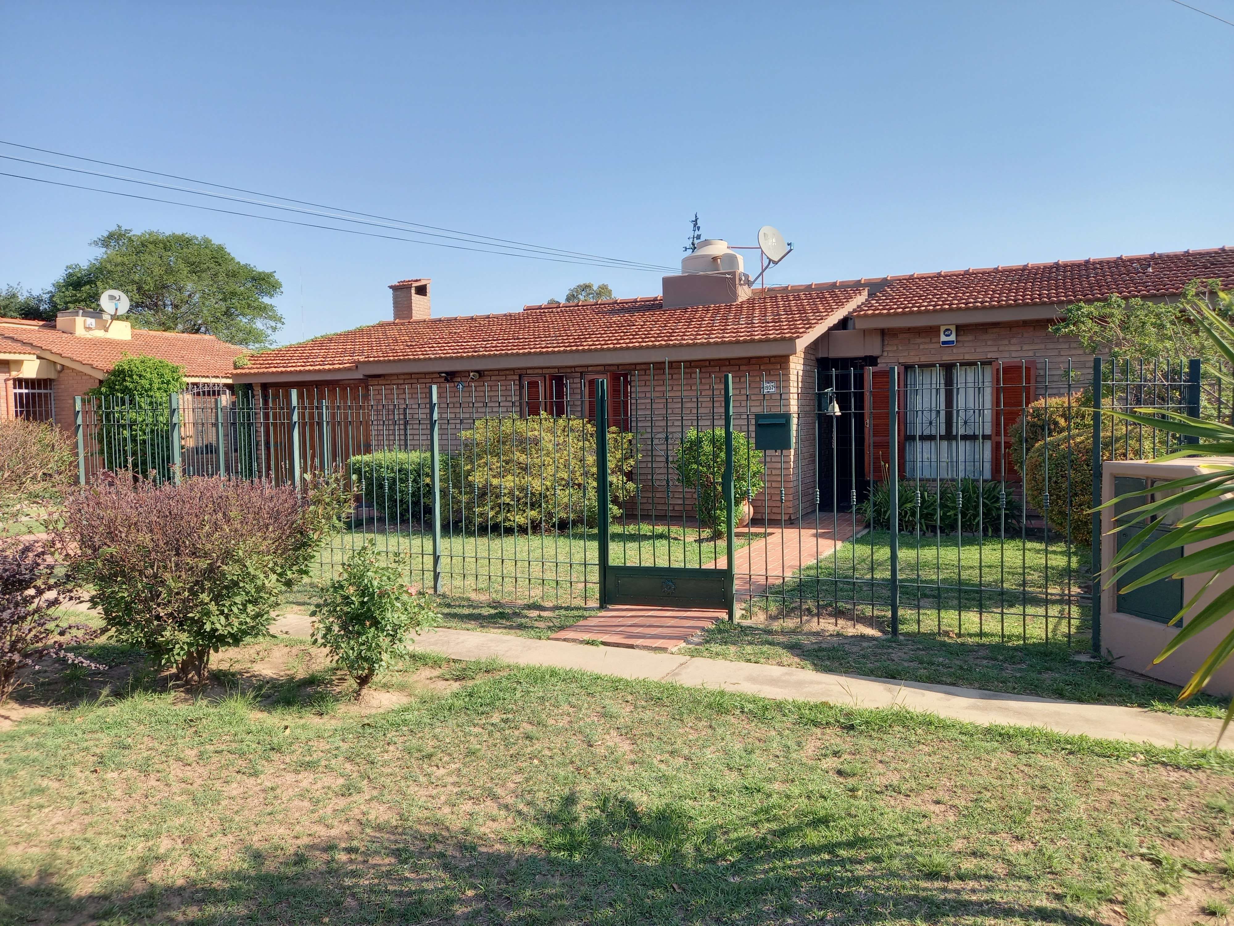 CASA EN VENTA BARRIO POETA LUGONES