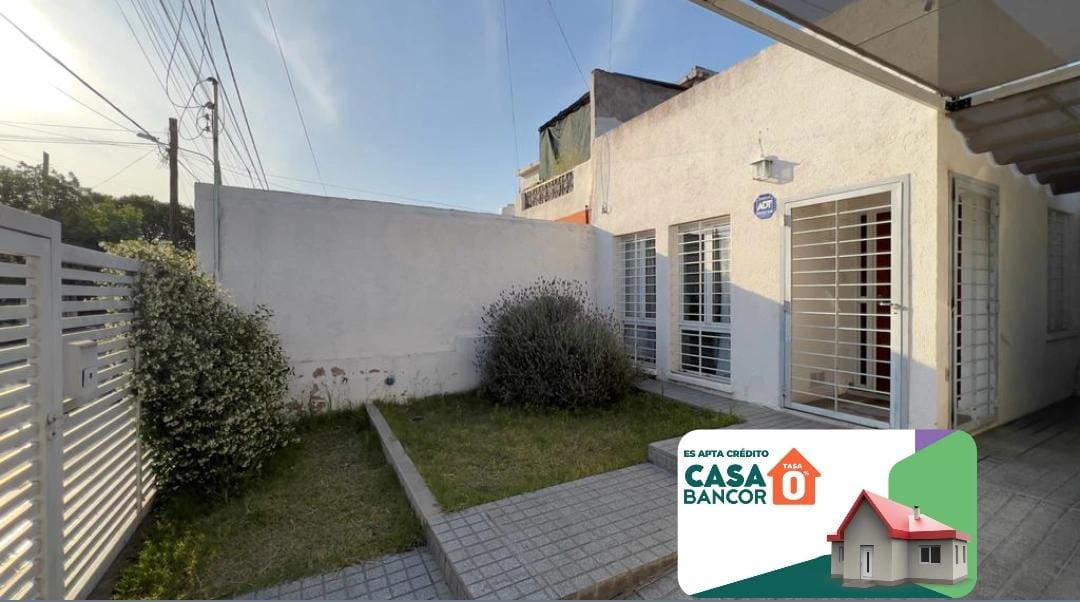 CASA EN VENTA BARRIO LAS MARGARITAS – IMPECABLE ESTADO