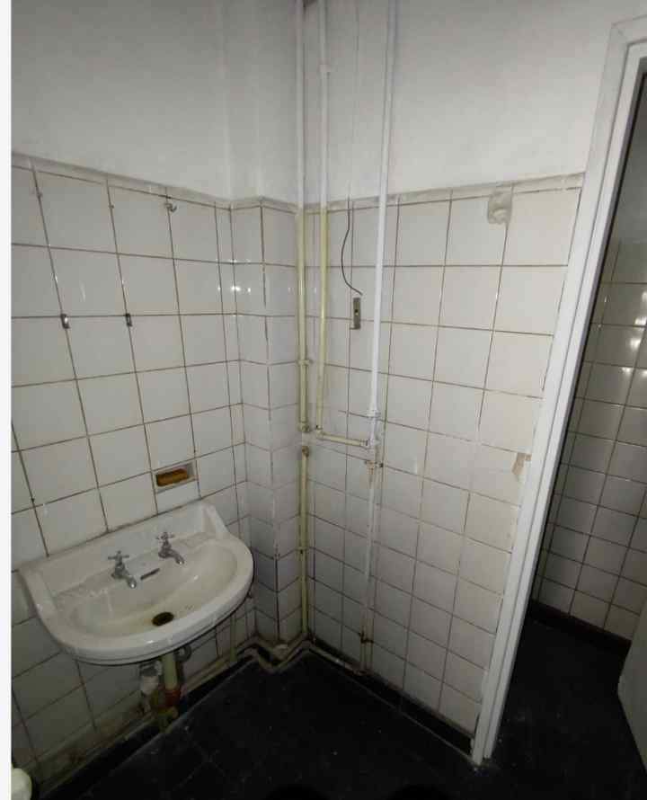 VENTA DE LOCAL COMERCIAL 2 NIVELES PLENO CENTRO