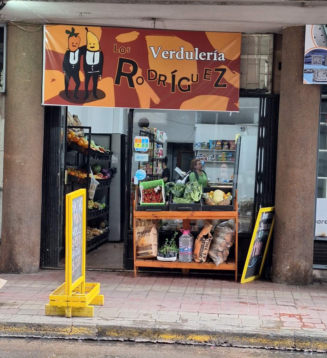VENTA DE LOCAL COMERCIAL 2 NIVELES PLENO CENTRO