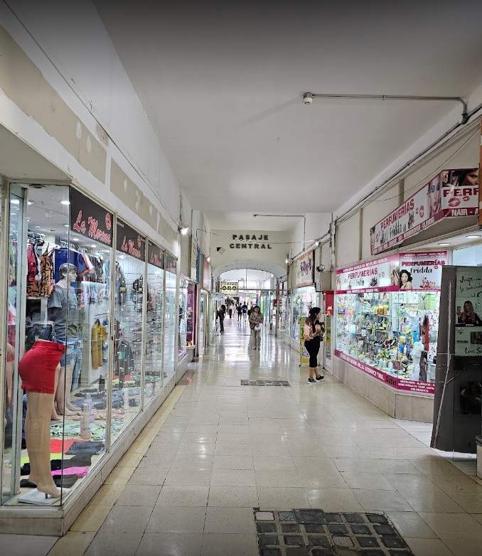 VENTA DE LOCAL EN GONDOLA CENTRAL GALERÍA PASAJE CENTRAL CÓRDOBA