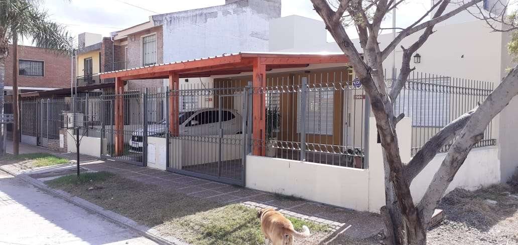 DOS CASAS EN VENTA BARRIO NUEVO POETA LUGONES