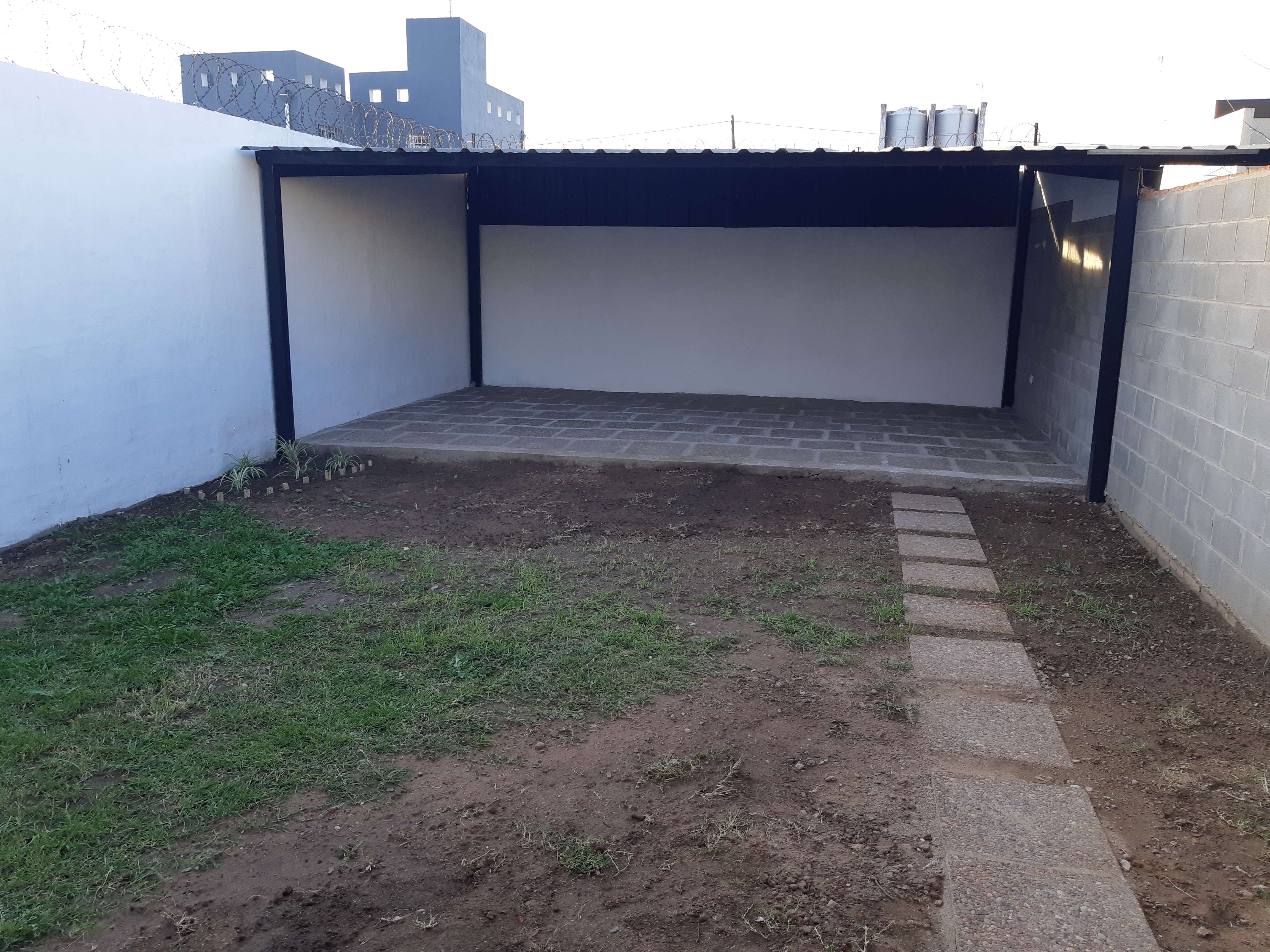 DOS CASAS EN VENTA BARRIO NUEVO POETA LUGONES