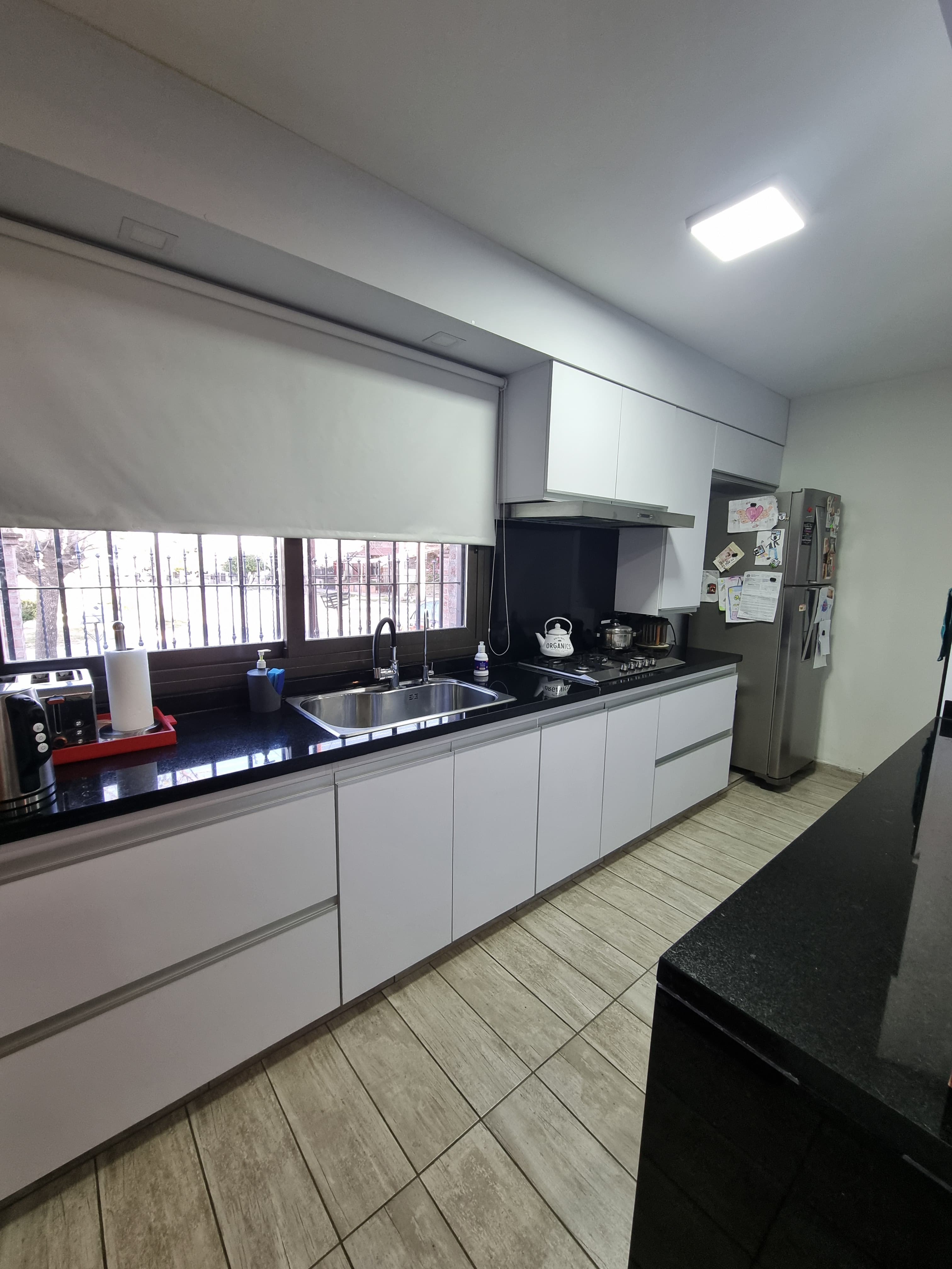 SR SERVICIOS VENDE CASA TRES DORMITORIOS