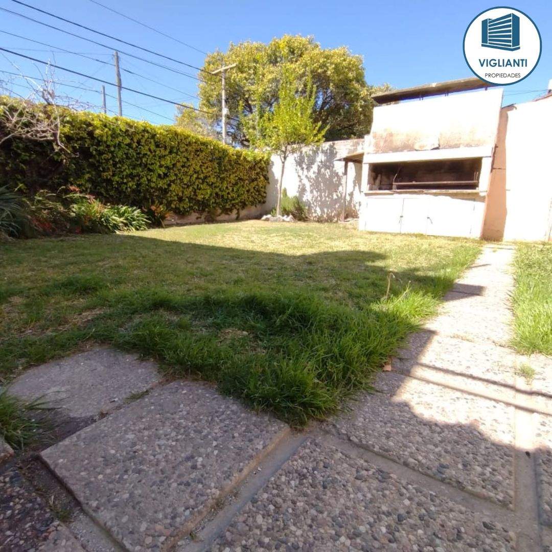 APTO CREDITO BANCOR-VENTA HERMOSA CASA ESQUINA- B Pueyrredón