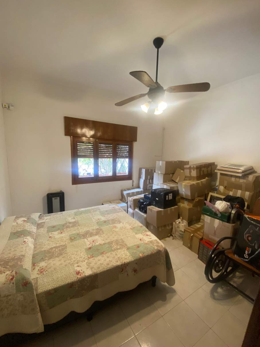 Casa en Venta en Barrio Pueyrredón: Espaciosa y lista para mudarse