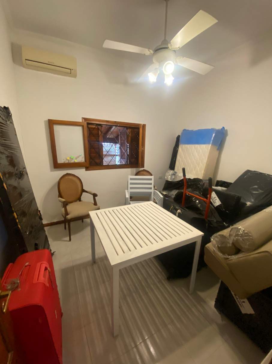 Casa en Venta en Barrio Pueyrredón: Espaciosa y lista para mudarse