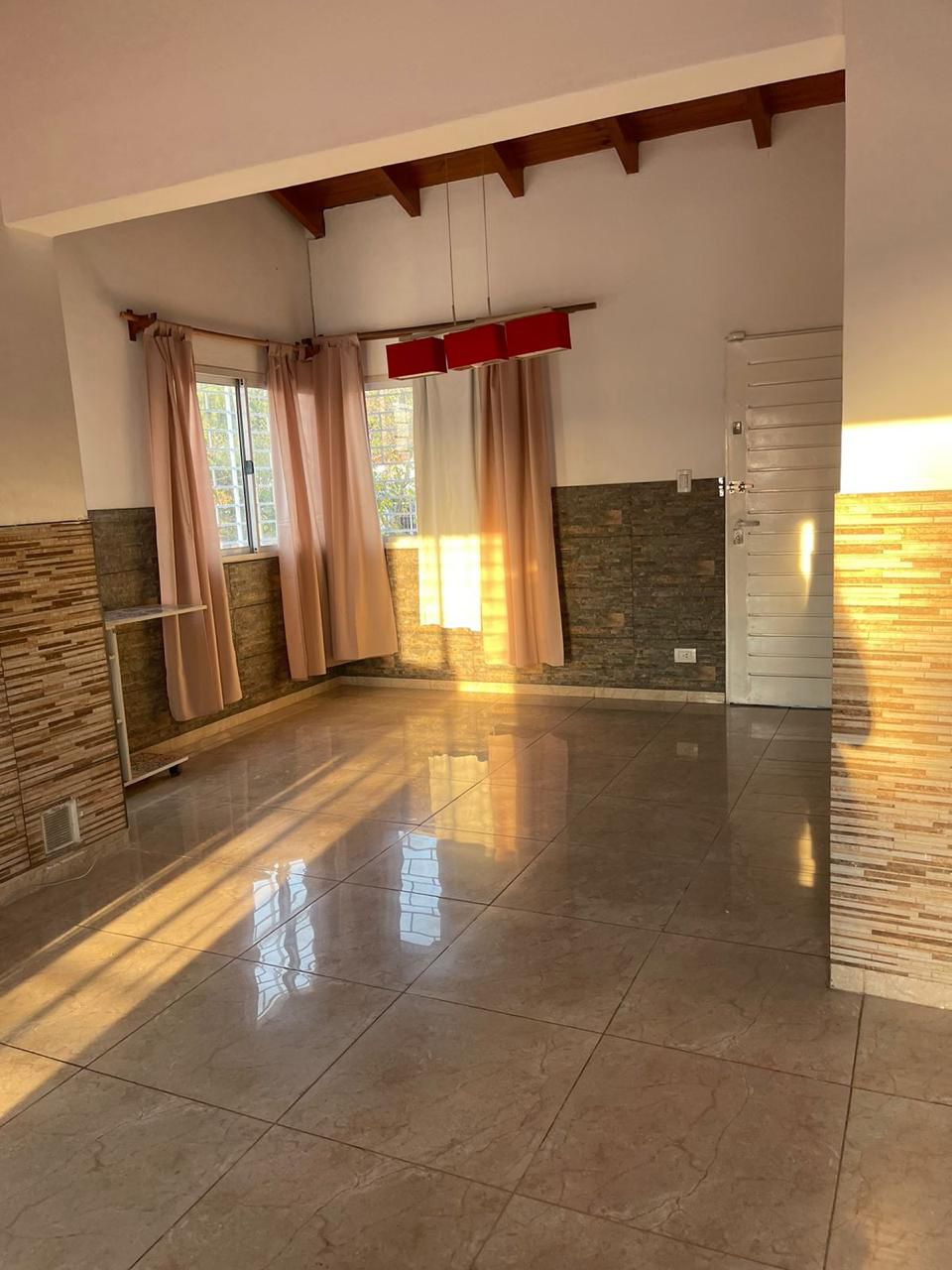 Venta casa 3 dormitorios Zona Norte