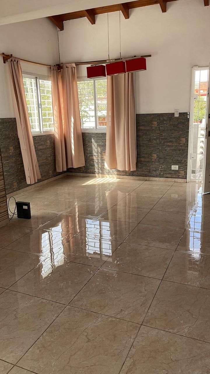 Venta casa 3 dormitorios Zona Norte