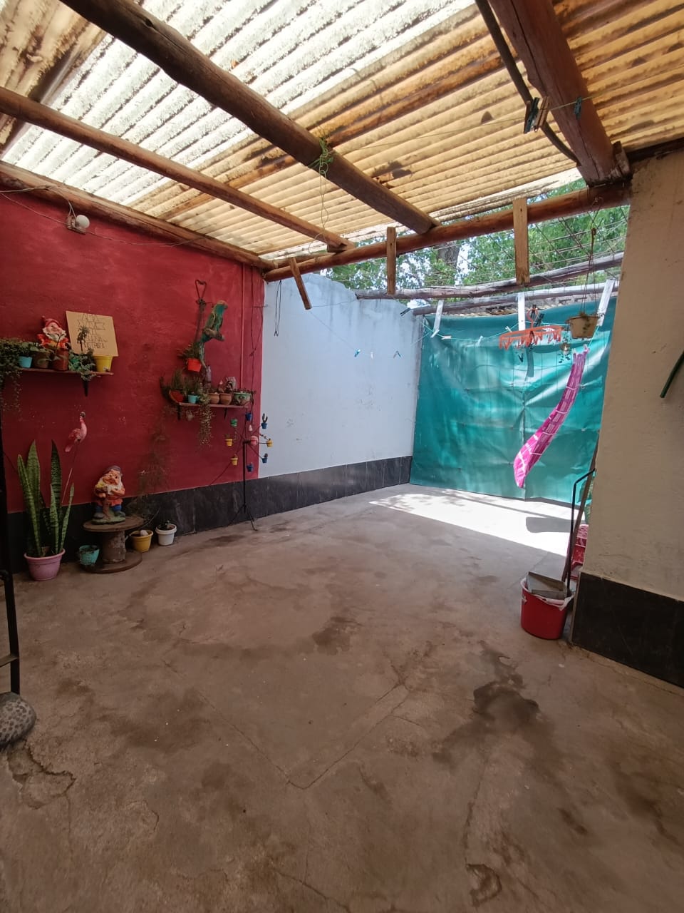 Oportunidad: Casa de Dos Plantas  Departamento Independiente en Barrio Parque República