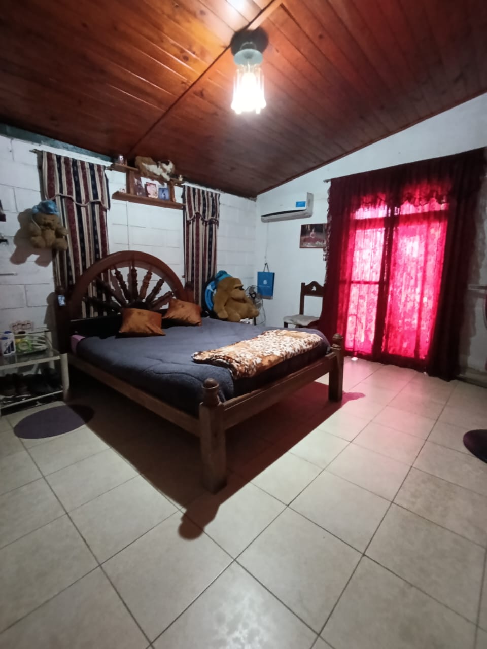 Oportunidad: Casa de Dos Plantas  Departamento Independiente en Barrio Parque República