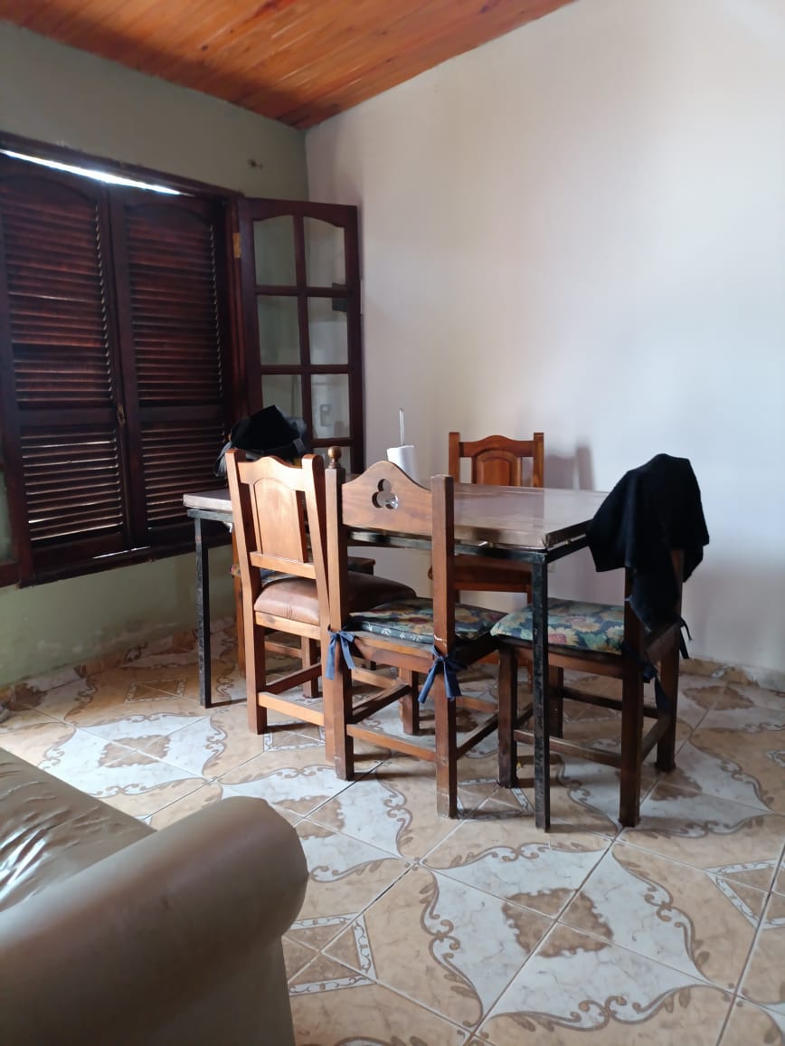 Oportunidad: Casa de Dos Plantas  Departamento Independiente en Barrio Parque República