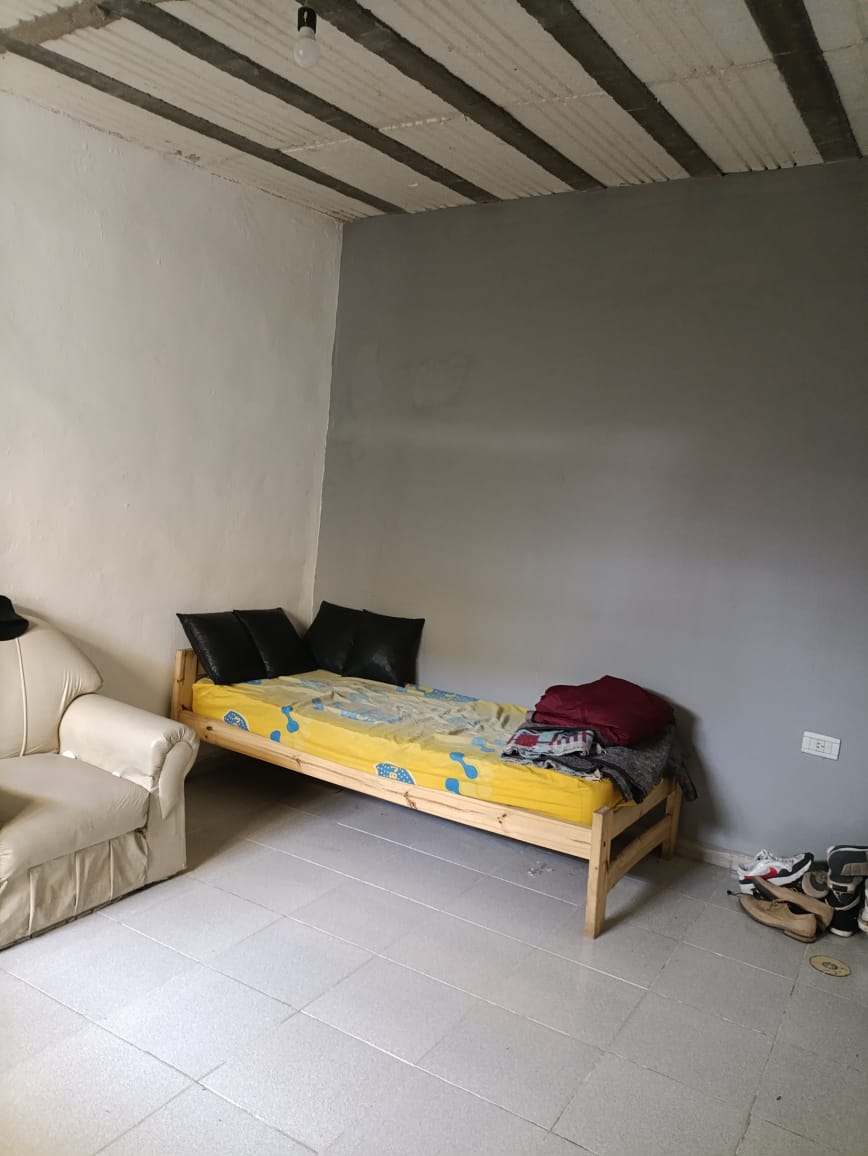 Oportunidad: Casa de Dos Plantas  Departamento Independiente en Barrio Parque República