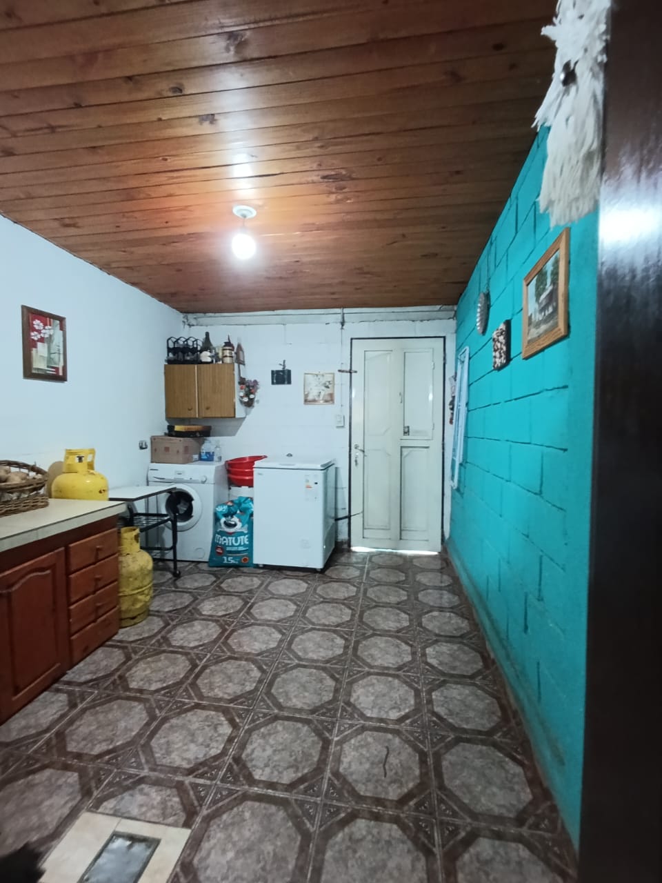 Oportunidad: Casa de Dos Plantas  Departamento Independiente en Barrio Parque República
