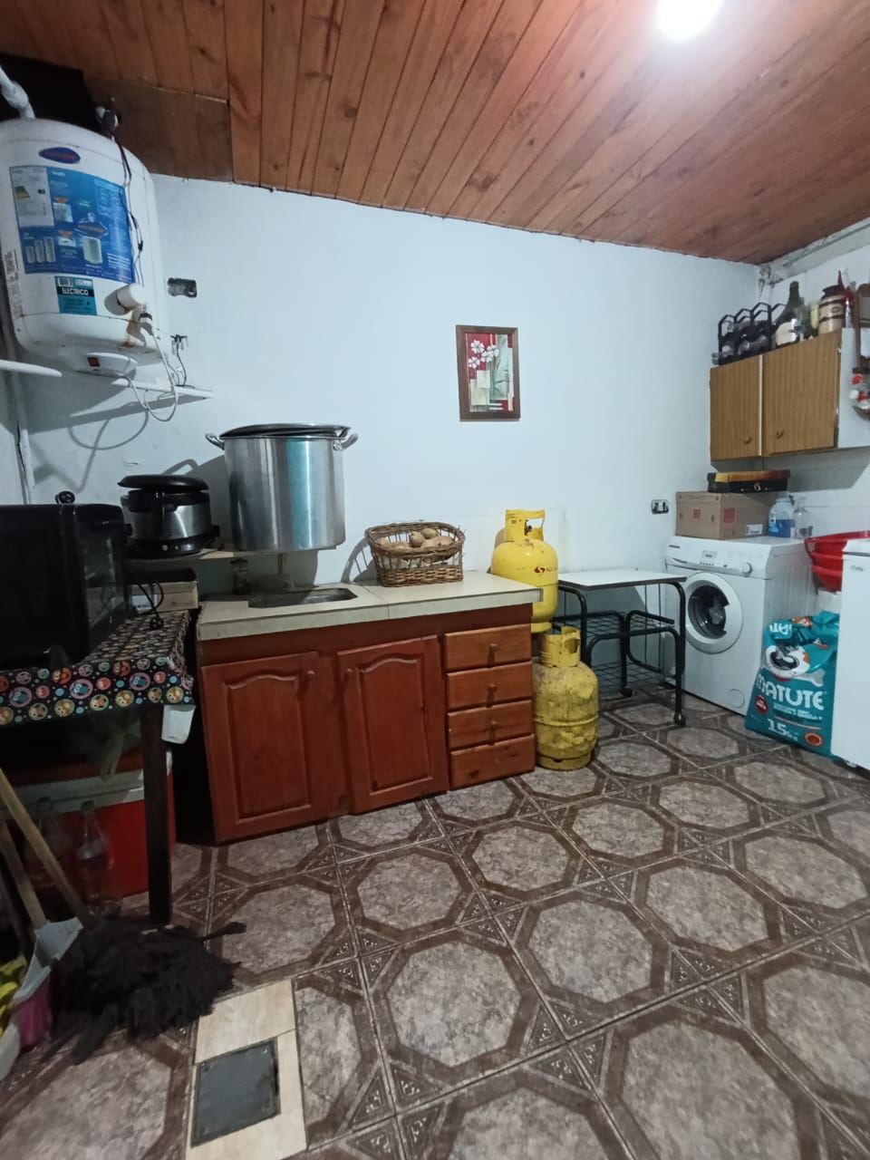 Oportunidad: Casa de Dos Plantas  Departamento Independiente en Barrio Parque República