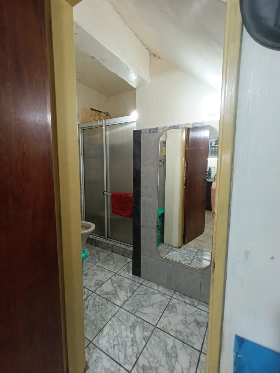 Oportunidad: Casa de Dos Plantas  Departamento Independiente en Barrio Parque República