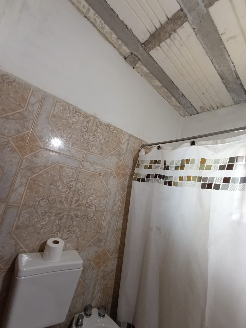 Oportunidad: Casa de Dos Plantas  Departamento Independiente en Barrio Parque República