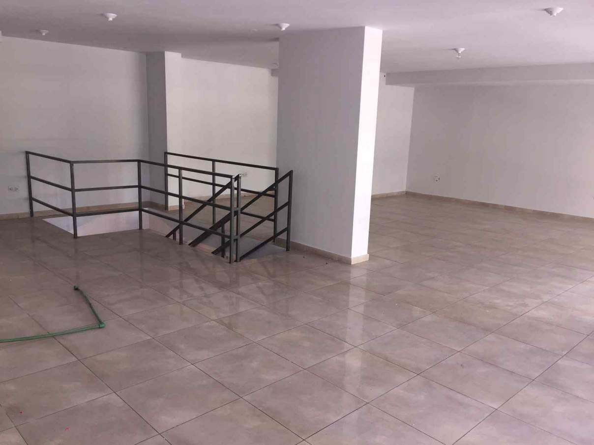 VENTA DE IMPONENTE LOCAL CENTRO CORDOBA