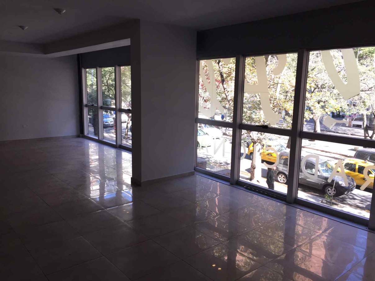 VENTA DE IMPONENTE LOCAL CENTRO CORDOBA