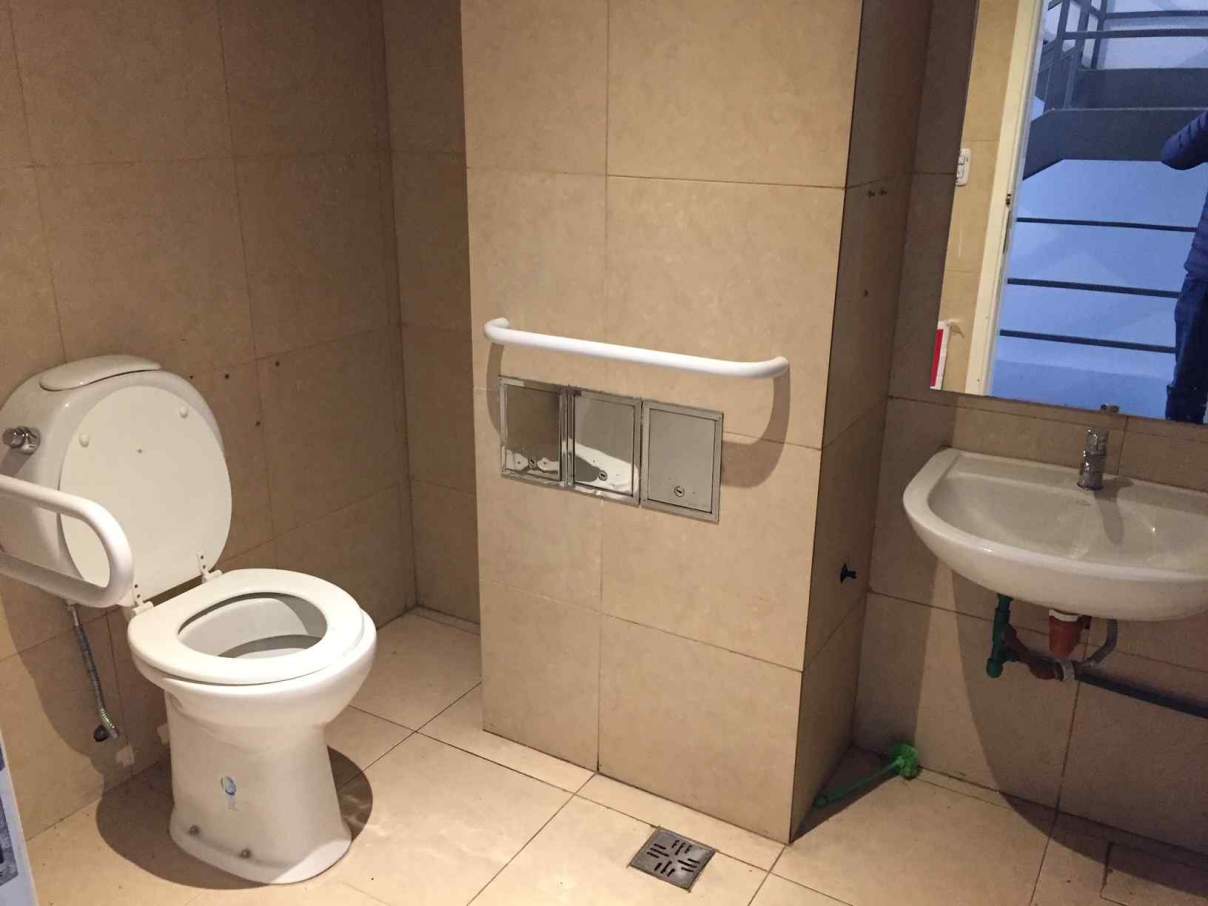 VENTA DE IMPONENTE LOCAL CENTRO CORDOBA