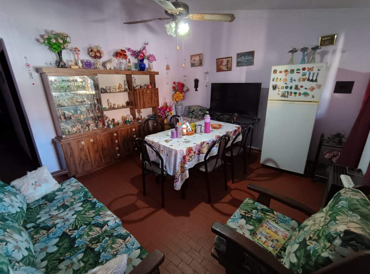 VENTA CASA DOS DORMITORIOS      BARRIO LAS PALMAS
