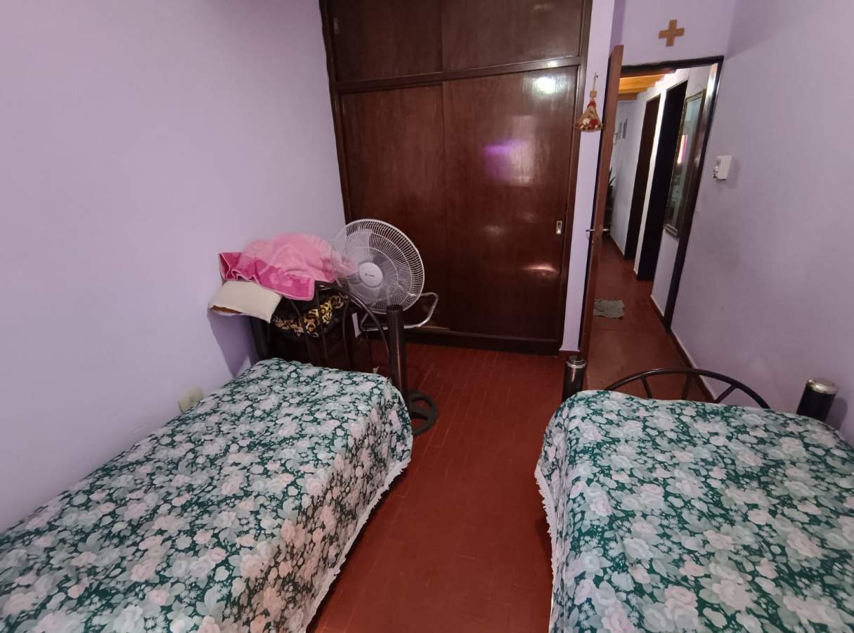 VENTA CASA DOS DORMITORIOS      BARRIO LAS PALMAS