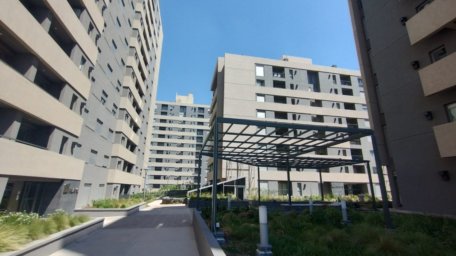 VENDO A ESTRENAR 2 DORM EN PILAY FUTURA Z NUEVA CORDOBA cCOCHERA